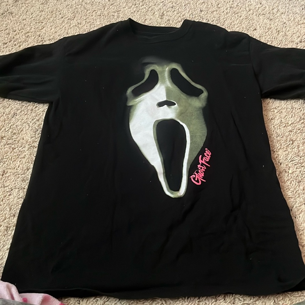 Brand says ghost face, black scream t shirt, medium.